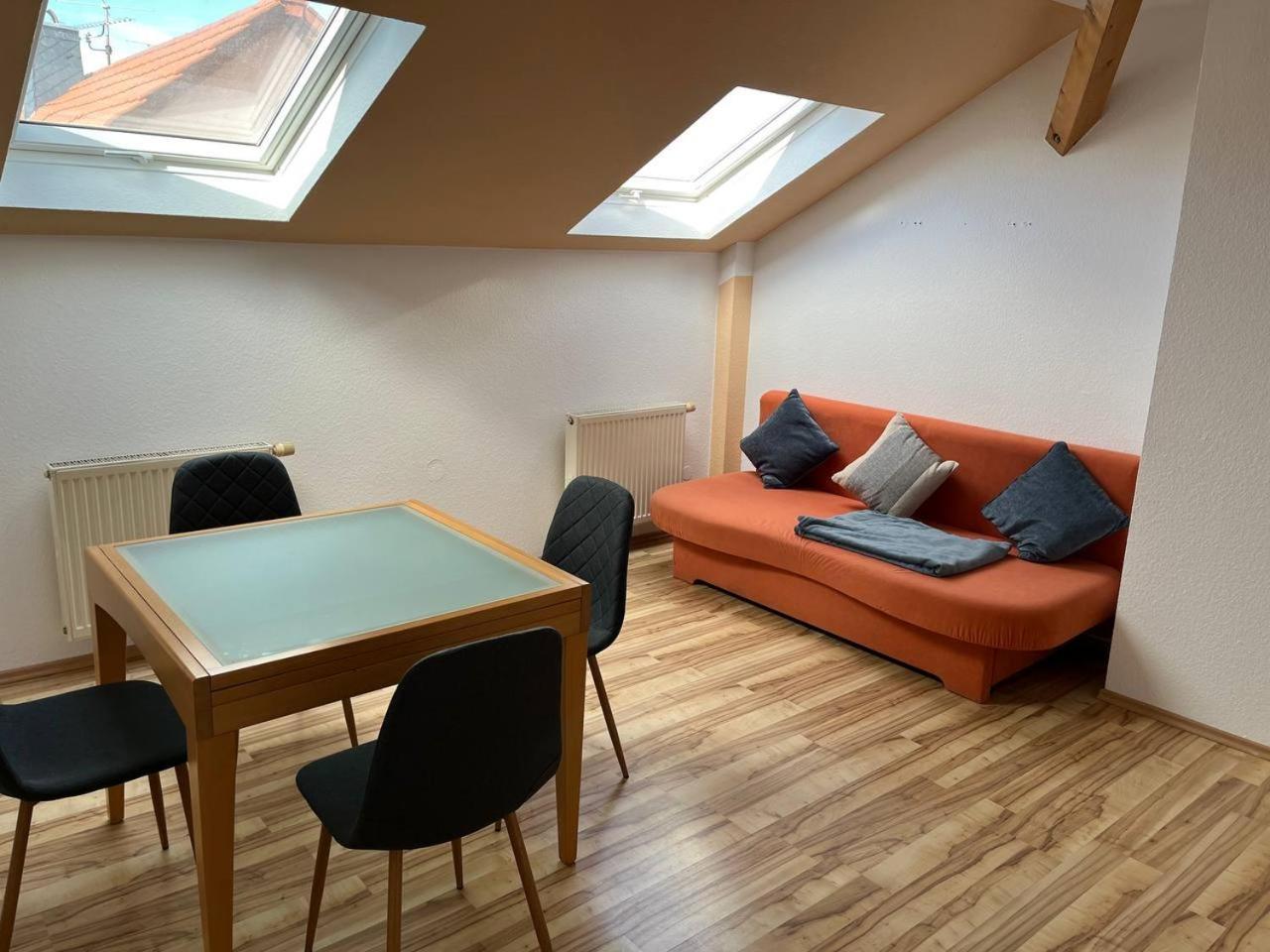 Schoene Dachgeschosswohnung Im Herzen Von ダイデスハイム エクステリア 写真